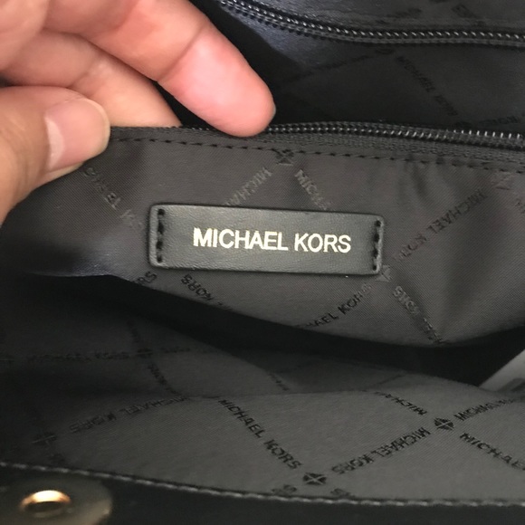 🌼Michael Kors Purse - Picture 11 of 14